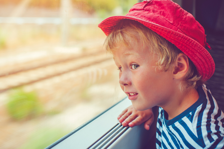 Bahnreisen mit Kindern: Der entspannte Familienguide